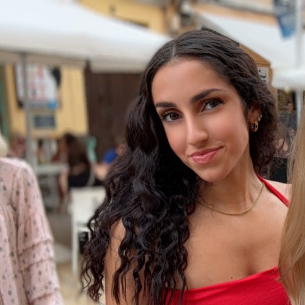 Meet your Posher, Michele